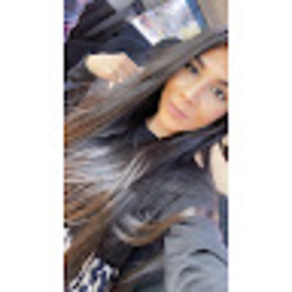 Meet your Posher, Iesha